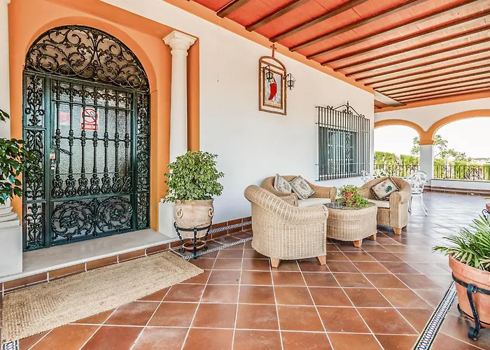 Beautiful Home In Aguilar De La Frontera