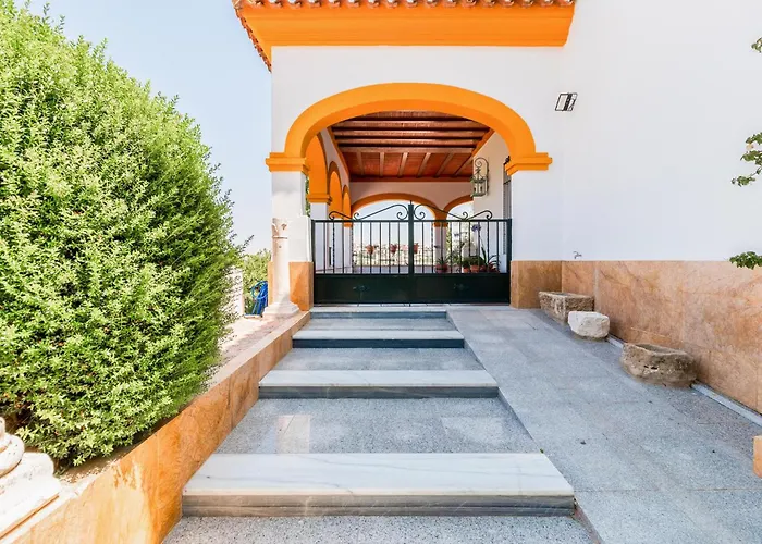 Beautiful Home In Aguilar De La Frontera
