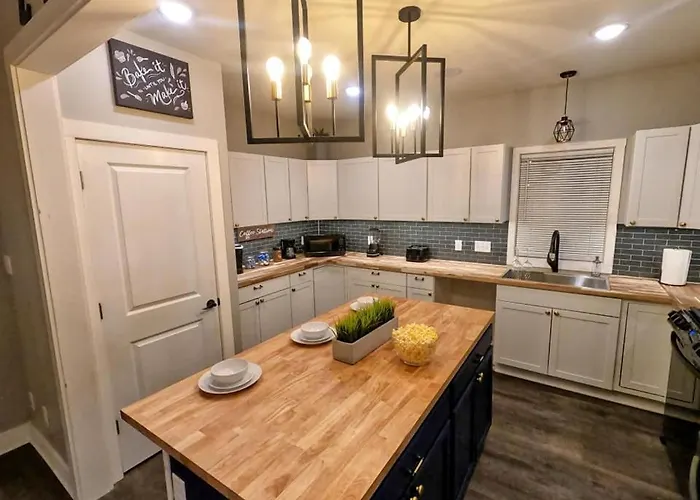 Luxury Listing - 92 Walkable Score Downtown Kzoo