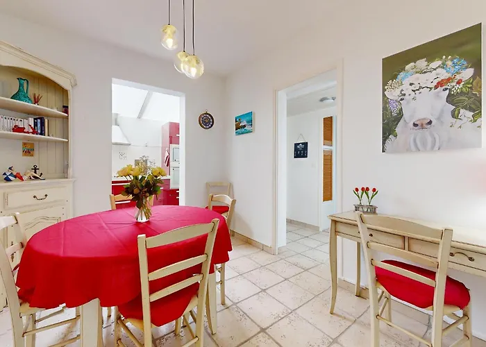 2 Bedroom Gorgeous Home In Royan