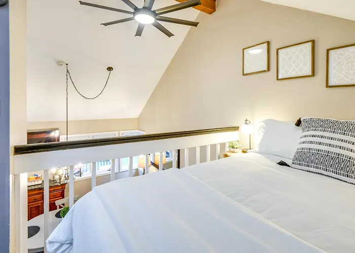 Gilford Townhome W/ Lakefront Beach & Pool Access!