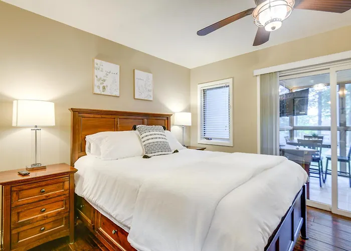 Gilford Townhome W/ Lakefront Beach & Pool Access!