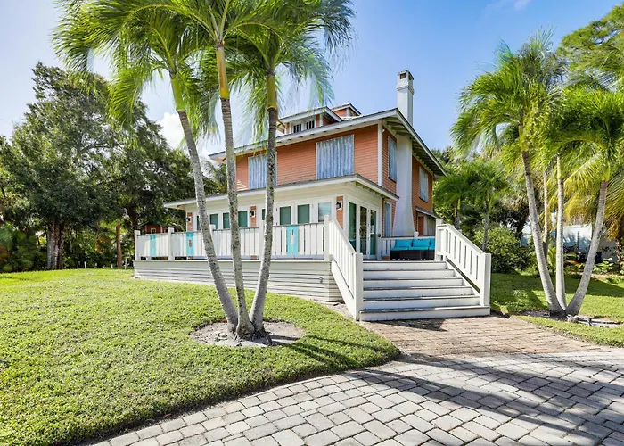 Palm City Home W/ Pool & Florida Room - Near Golf
