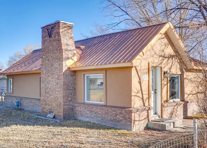 Downtown Del Norte Home Near Hiking & Fishing!