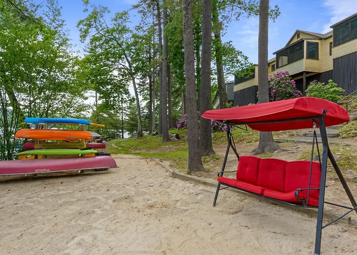 Moose Manor- Squam Waterfront