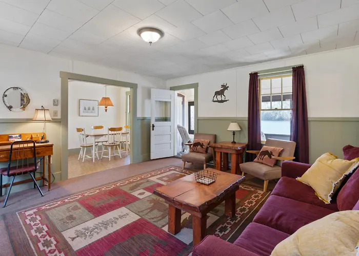Moose Manor- Squam Waterfront