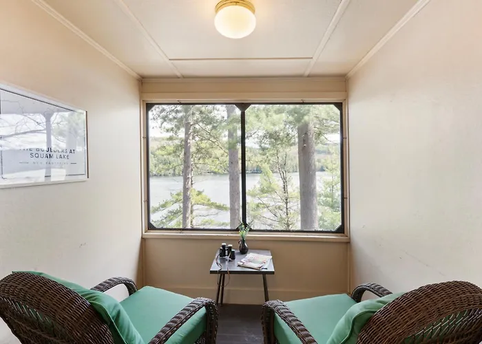 Squam Waterfront 2 Bed 2 Bath