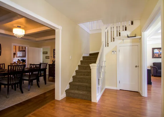 Spacious Bright Room In Prime Silicon Valley Location