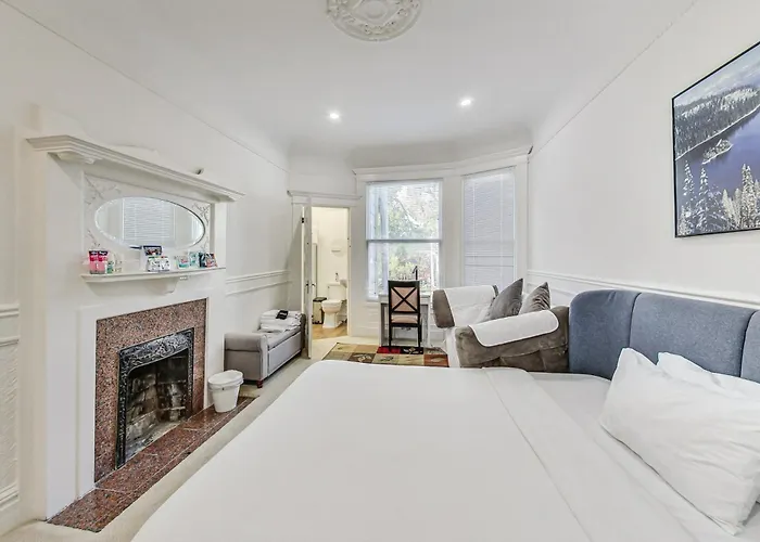 In The Heart Of Haight Ashbury 5 Bedroom House