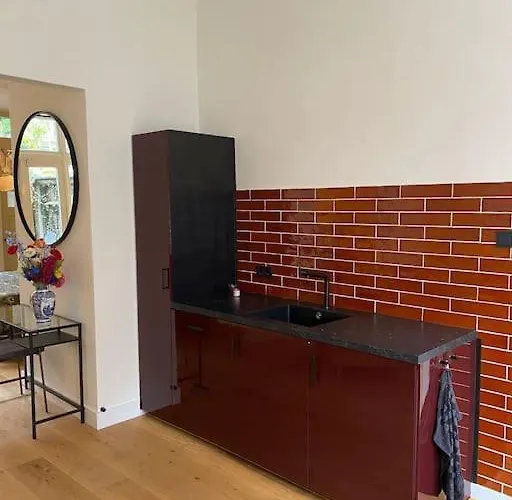 Sfeervol Appartement Met Patio In Het Centrum