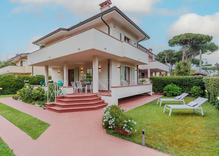 Regina Beach Villa, By The Beach In Marina Di Pietrasanta
