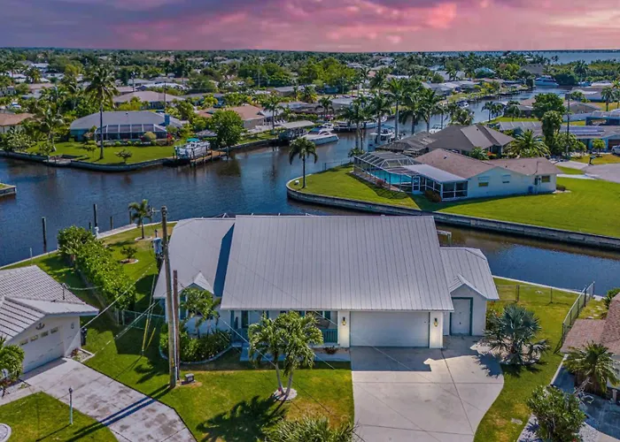Lazy Palm Retreat Heated Pool Jacuzzi Gulf Canal