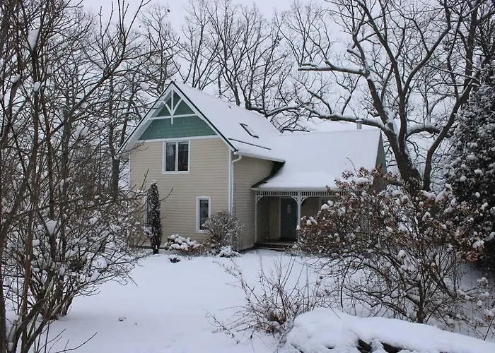 Waneta Way Cottage