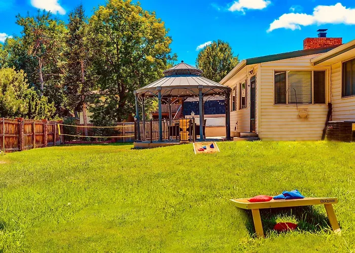 ᨒfirehausᨒhottubᨒcinemaᨒbbqᨒbadmintonᨒgames