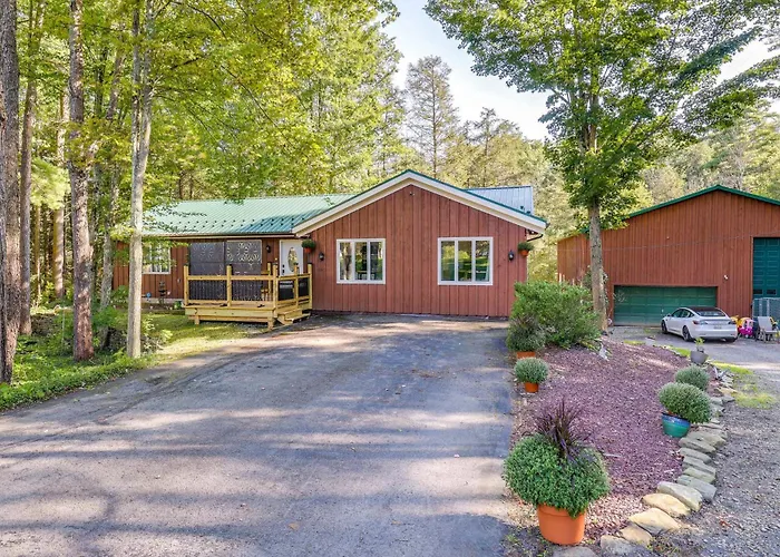 Family-Friendly Newfield Studio: 9 Mi To Ithaca!