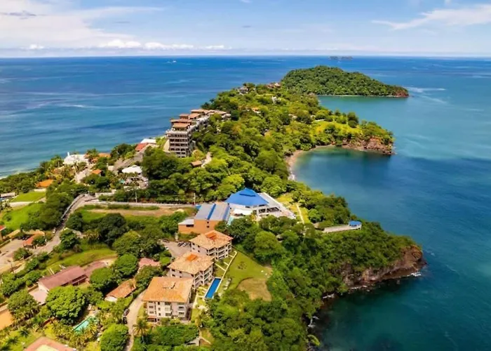 Elegant Condo With Brand-New Fixtures, Shaded Tropical Terrace, And Secluded Beach Access