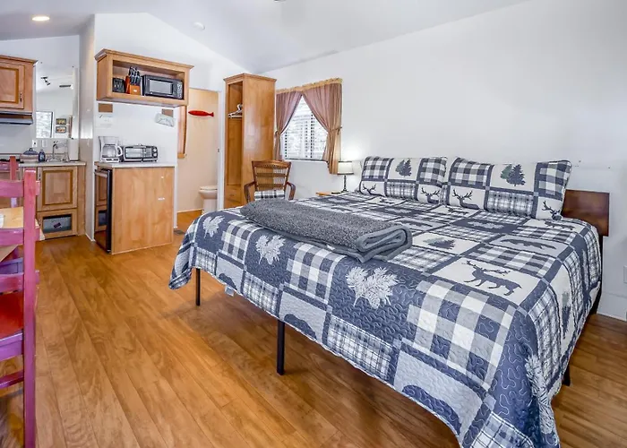 The Columbine Cabin #9 At Blue Spruce Rv Park & Cabins
