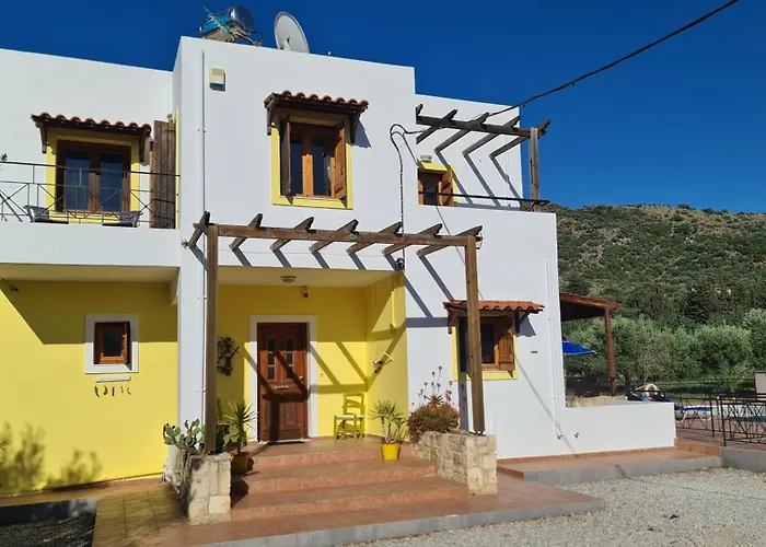 Villa Helios, Private Gated Pool + Big Patio