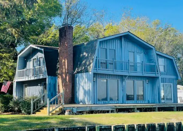 Pool, Dock! Group Getaway On Chowan River