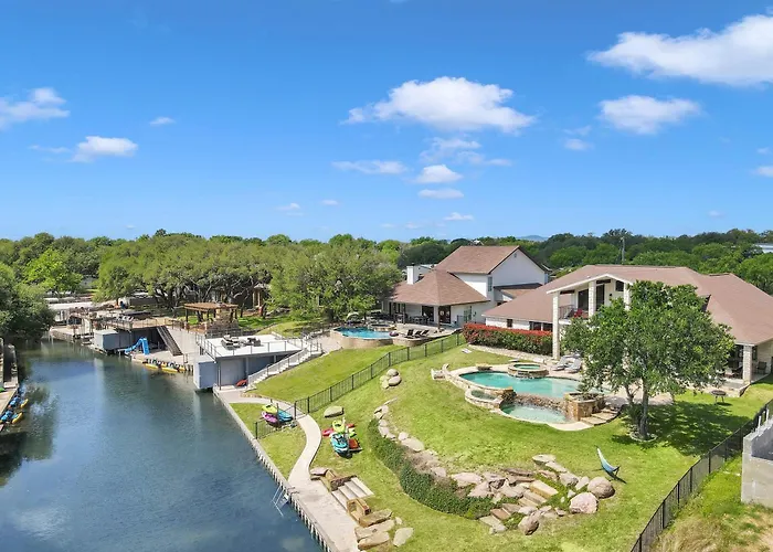 Waterfront House On Lake Lbj Cove And Concierge Services
