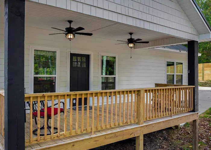 Melody Ridge Downtown With Fast Wifi, King Suite, Soaking Tub