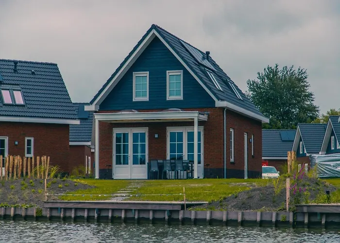 Sustainable Water Villa With Dishwasher, By A Lake
