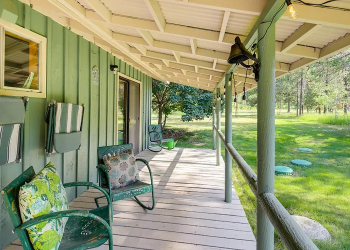 22 Mi To Lost Trail Skiing: Serene Winter Retreat