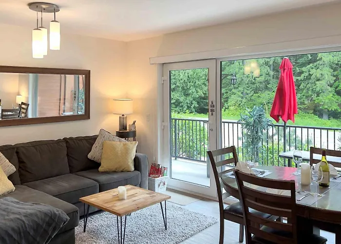 Al'S Escape By Revelstoke Vacations
