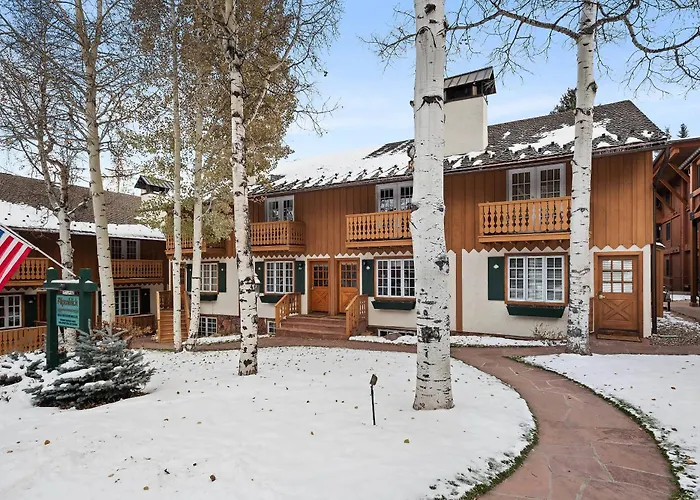 Central Ac, Updated 4 Bedroom 4-5 Ba Townhouse, Pool