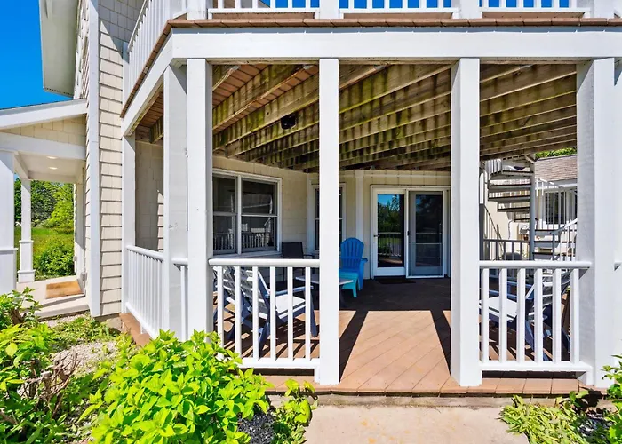 The Goat And Cherry- Cozy Retreat, Hot Tub, Fire Pit, Arcade Fun & Dogs!
