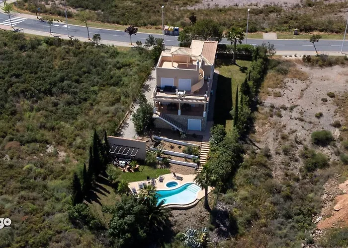 Villa Nosredna 5 Bedroom & Pool Les01