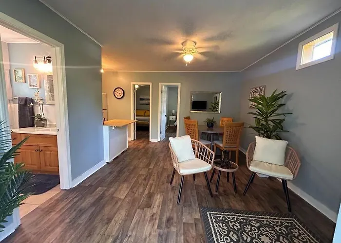 2 Bedroom Apartment In Marianna
