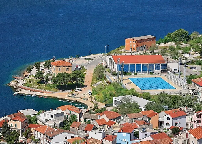 Three-Bedroom Holiday Home In Brodarica