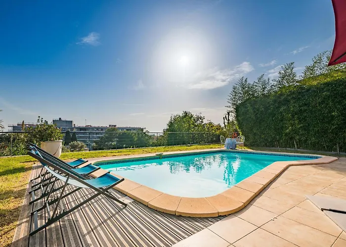 Beach Front Home In Saint-Laurent-Du-Var