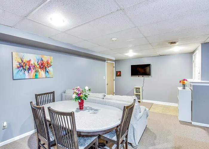 Shawnee Vacation Rental ~ 11 Mi To Kansas City!