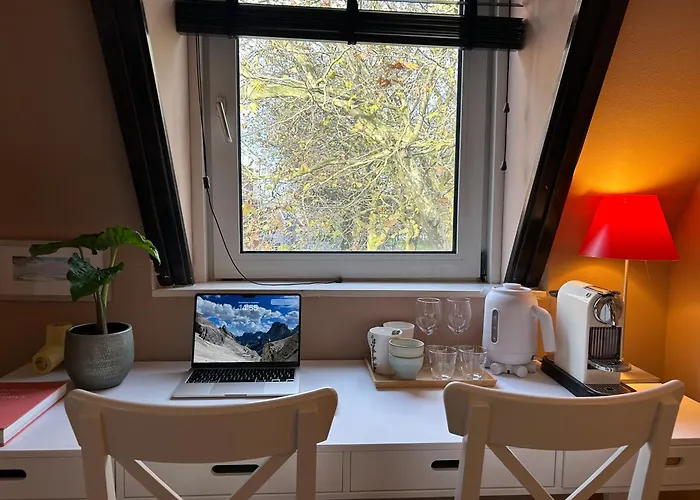 Cozy room just outside Utrecht Center, calm&green