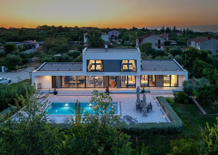 Martincic Residence - 5 Stars Luxury With Pool Heating On 4000M2