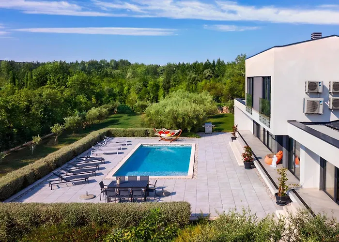 Martincic Residence - 5 Stars Luxury With Pool Heating On 4000M2