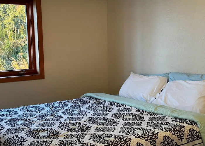 Amazing Oceanview 2 Bedroom Oceanfront! By Oceanviewhottubs Shelter Cove, Ca Tesla Ev Station