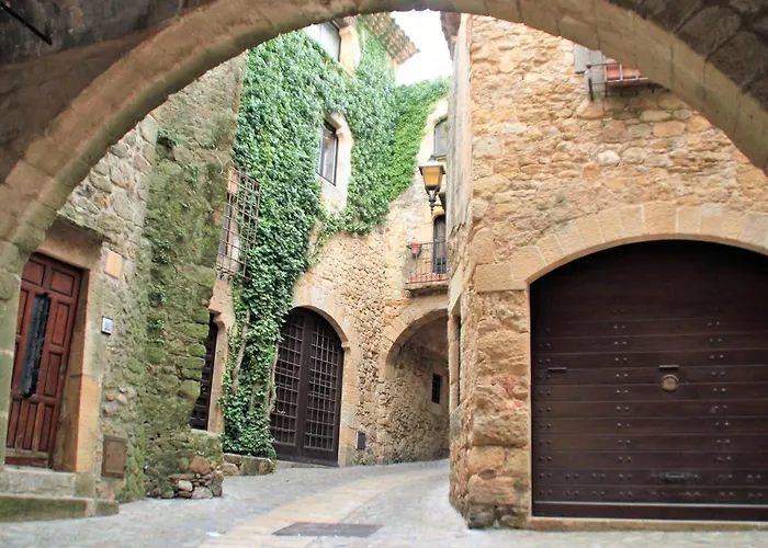 Casa Pueblo Medieval De Pals