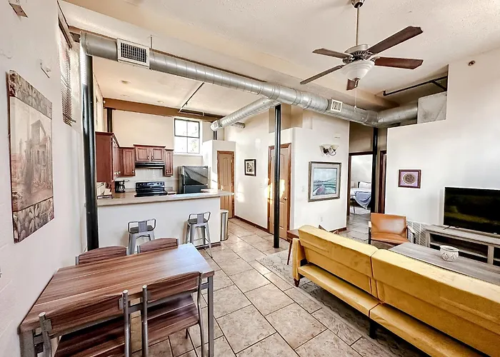 Sleepover 2Bd 1Ba Condos Downtown Springfield