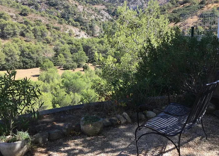Pretty Gite With Pool In Cavaillon, Beautiful View On The Luberon Mountains, 4 People.