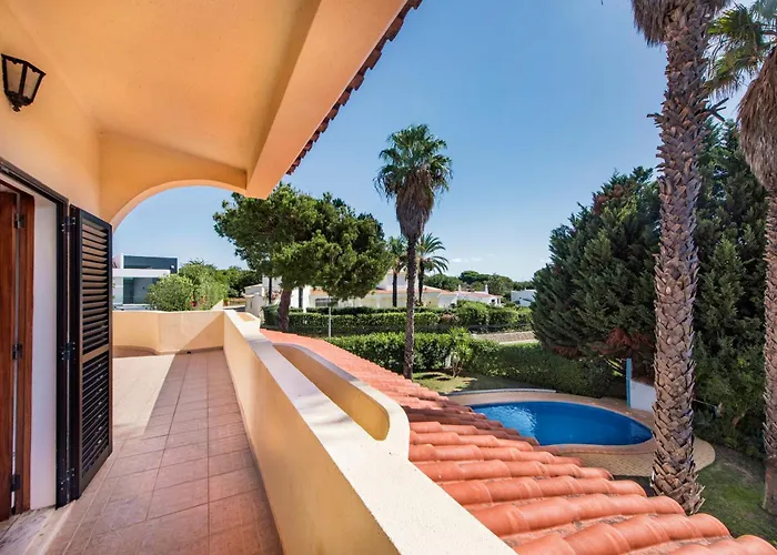 Exclusive Retreat In Vilamoura, Private Pool, Off-Street Parking, Free Ac Wifi