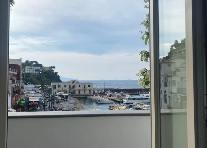 La Baia Di Napoli