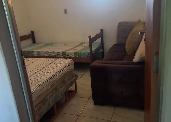 Alugo Quarto Com 1 Cama Casal E 2 Solteiro