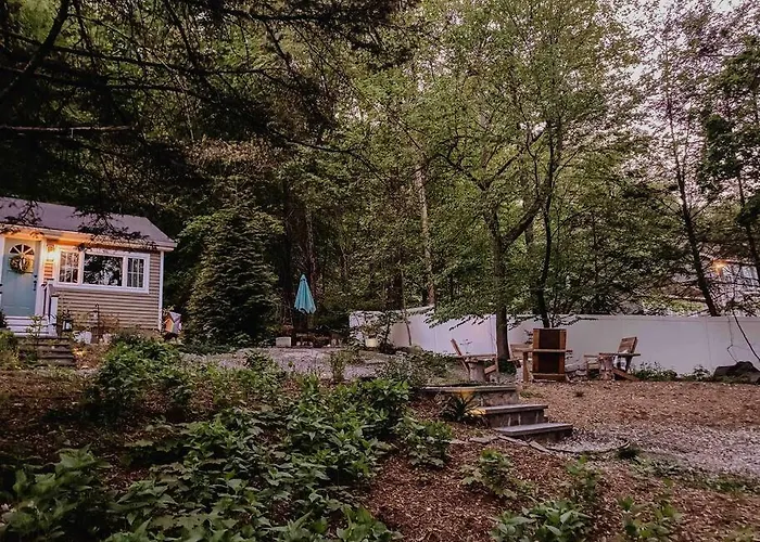 The Little Lake Cabin