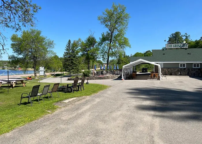 The Ash Grove Inn