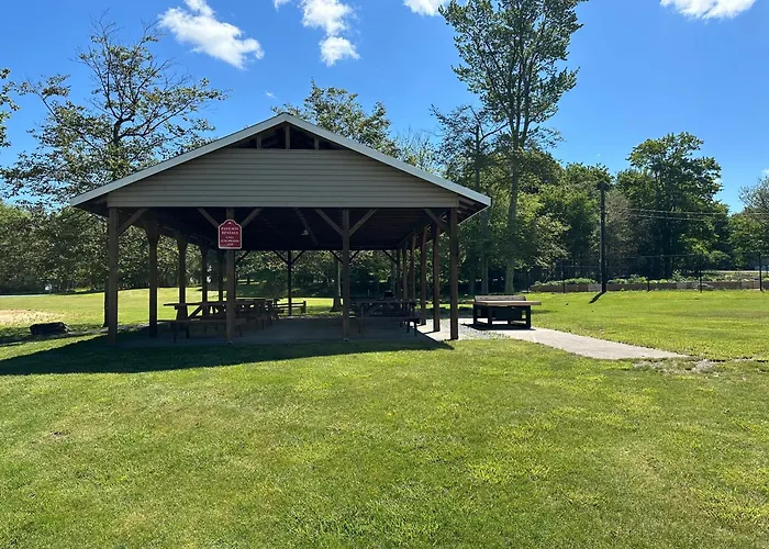 Majestic Lake Front Chalet