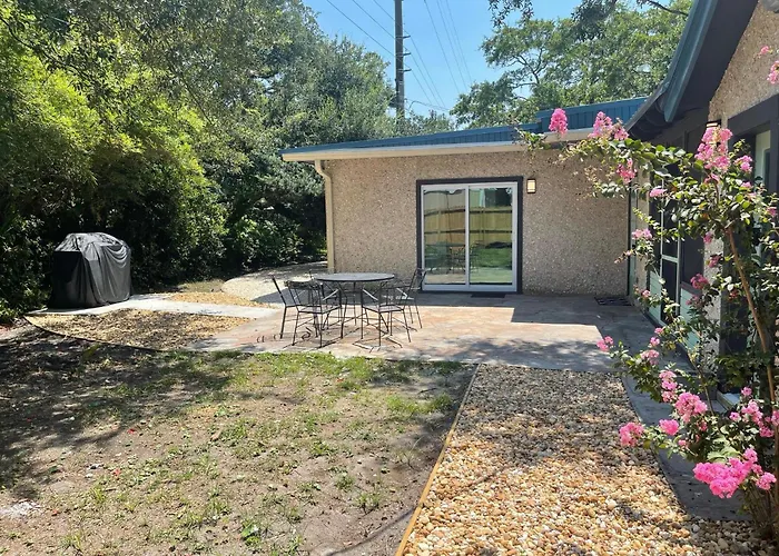 Tree Spirit Retreat - 4310 Third Street