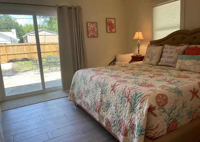 Tree Spirit Retreat - 4310 Third Street